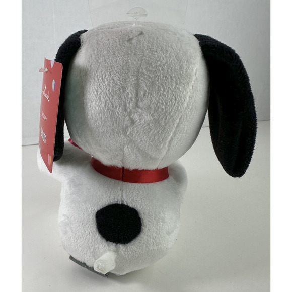 Hallmark Peanuts Snoopy Valentine Felt Hearts Small 6" Plush New With Tag - Picture 6 of 8